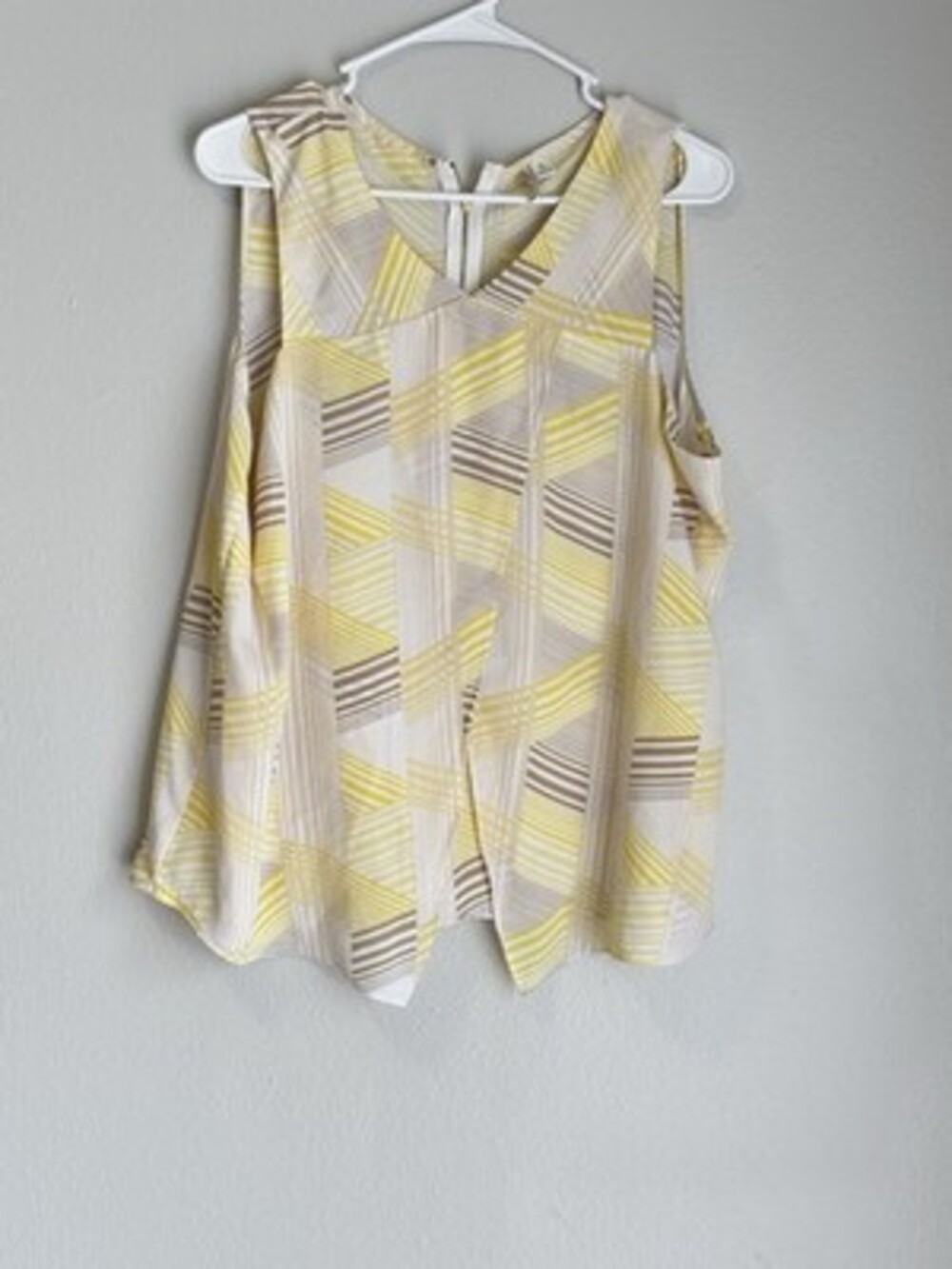 Cato Yellow Beige Brown Geometric V-Neck Sleeveless Tank Top XL Women